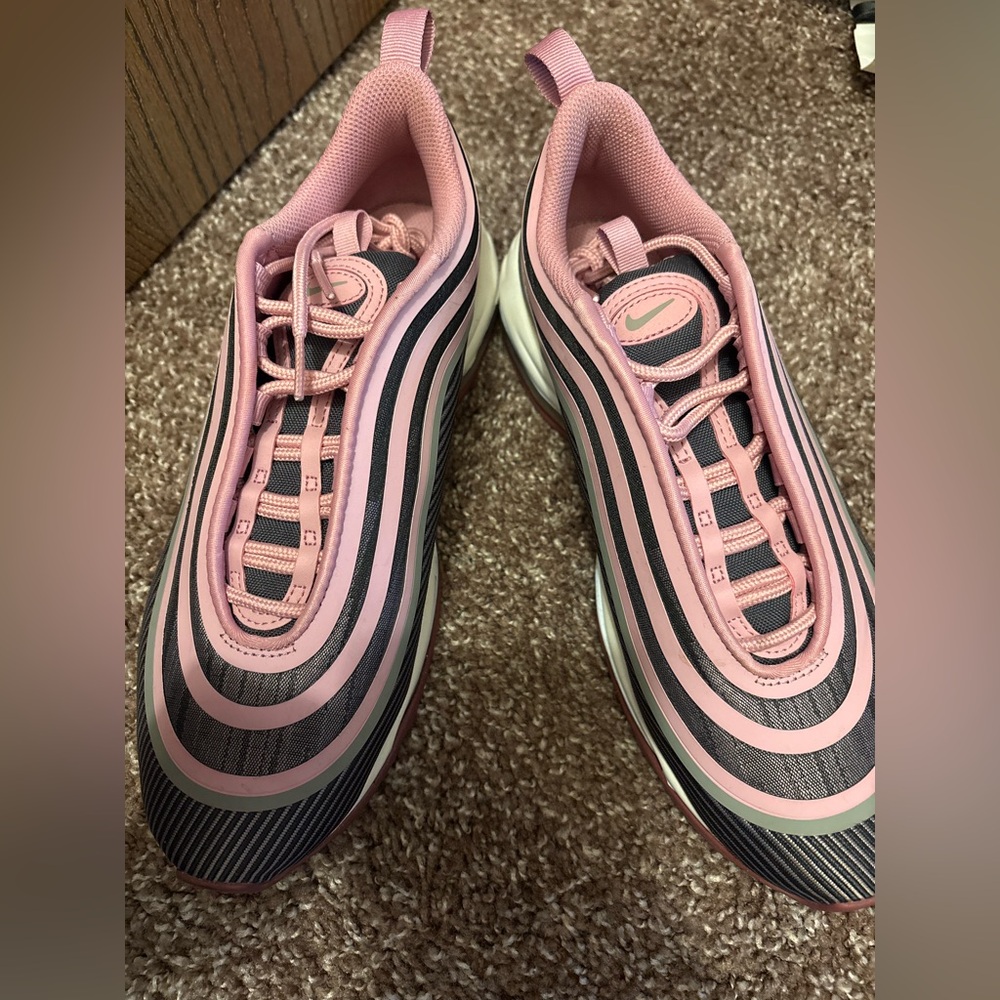 Nikes barely worn